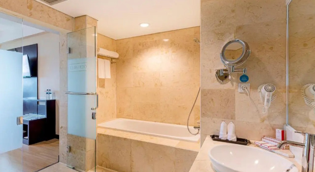 Полулюкс Claro Hotel Kendari