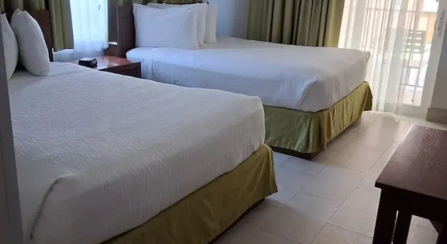 Четырёхместный номер Standard с балконом Gulfview Hotel - On the Beach
