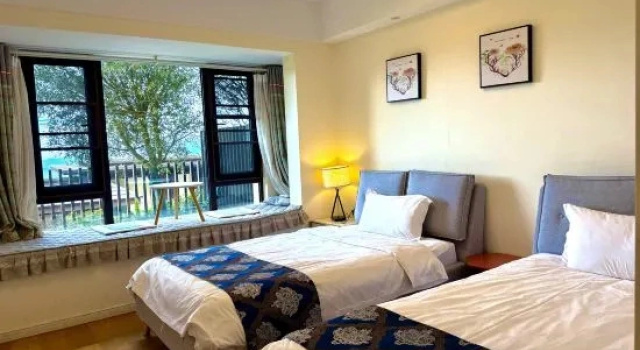 Люкс Fuxian Lake Sunshanshan Lake Villa Apaetment