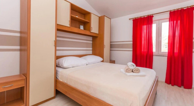 Beautiful Home in Biograd na Moru With Wifi and 4 Bedrooms