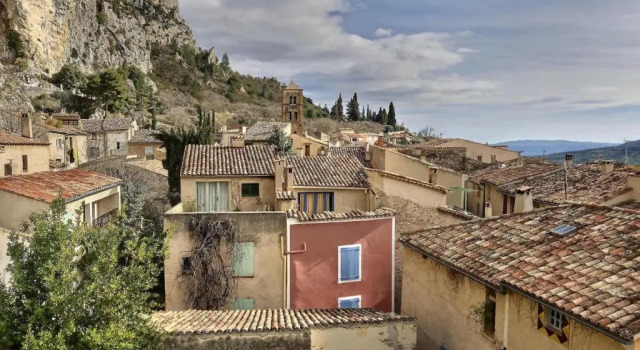 Апартаменты Studio vue sur le clocher, au calme Moustiers #3