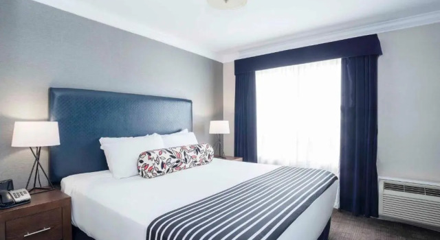 Люкс Sandman Signature Prince George Hotel