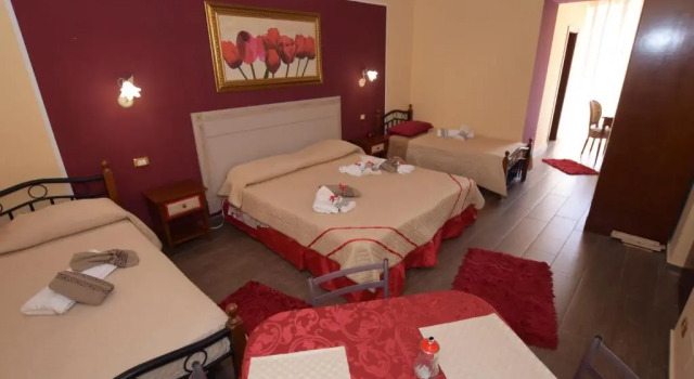 Четырёхместный номер Standard с балконом B&B Empedocle