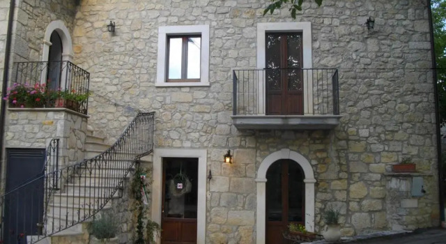 Agriturismo La Pagliarella, Book Hotel Hotels in Abruzzo with Parking, Parking
