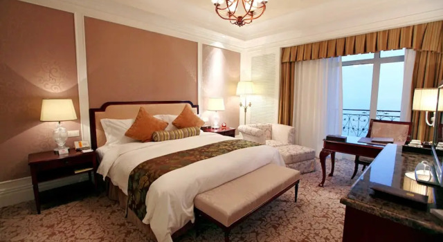 Полулюкс Crowne Plaza Ocean Spring Resort by IHG