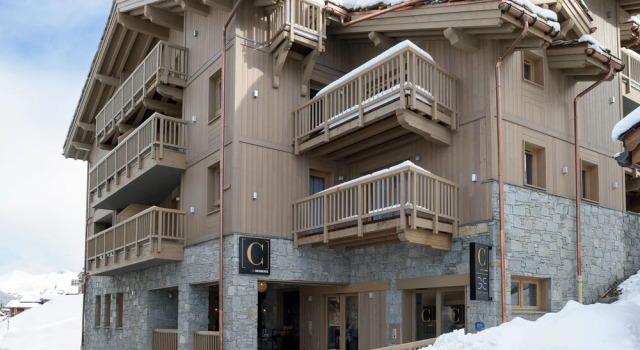 Le C Residence Apartments T3 Cabin A05, Prenota Appartamento Hotel a Alvernia con parcheggio, Parcheggio