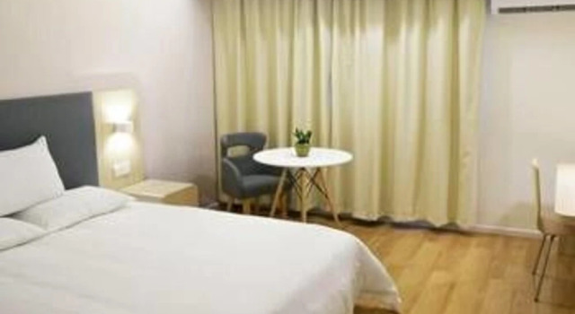 Ruiyun Hotel (Guangzhou Huadu Shiling Leather City)