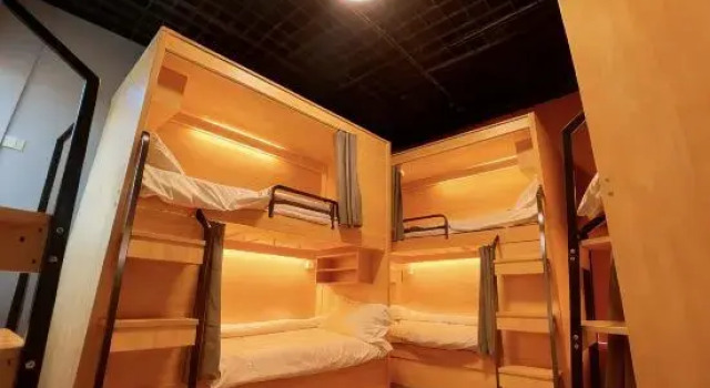 (camerata maschile) letto in camerata Altay Jilu Hostel