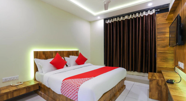 OYO 64029 Hotel Phoenix, Rezerwuj Hotel Koba Gujarat