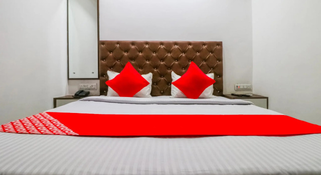 OYO HSR129 Rv Hotel