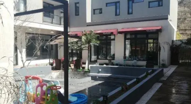 Brunswick House, Rezerwuj Hotel Hotele 3-gwiazdkowe w Pekin, 3*