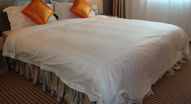 Minghong Hotel (Guangzhou Zhongshan Medical Dongshankou Metro Station), Забронировать Отель Отели Гуанчжоу с парковкой, рядом с Guangzhou Friendship Store, Парковка