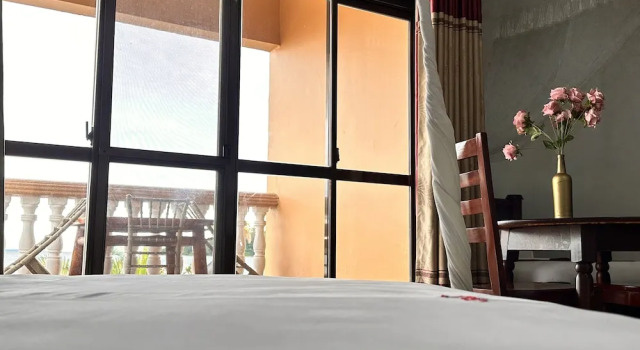 Трёхместный номер Standard с балконом и с видом на озеро Sienna Beach Hotel - Entebbe