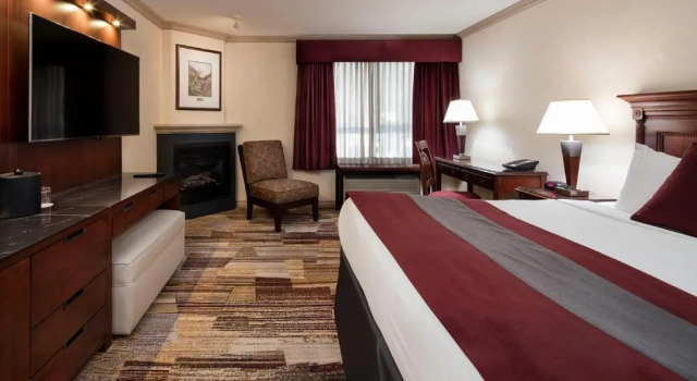 Номер Premier Fireplace Royal Canadian Lodge