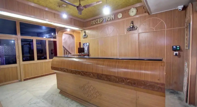 Hotel Viknesh by OYO Rooms