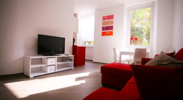 Red Flat In Rome, Забронировать Отель Отели Тор-ди-Квинто с парковкой, Парковка