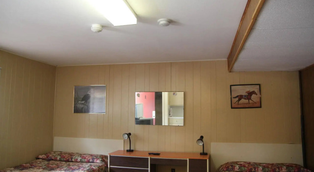 Munro Motel, Book Motel Thunder Bay Ontario