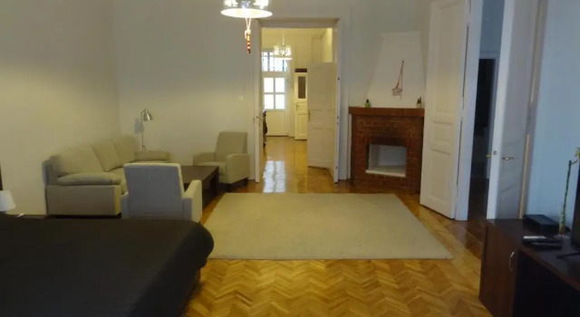 Апартаменты с 2 комнатами Five Seasons Apartment