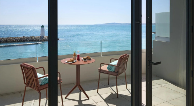 Люкс Marina Bay Riviera Hotel, Curio Collection by Hilton