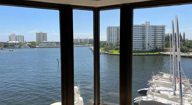Полулюкс Tower at The Boca Raton