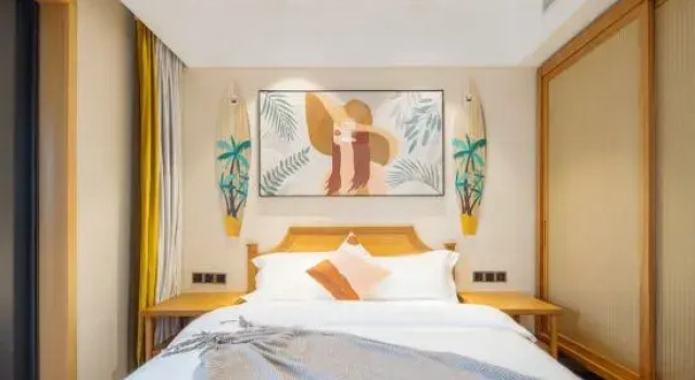 Люкс Luxury с 2 комнатами с балконом и с видом на море Wanning · Qihai Surfing Scenic Apartment (Sunac Riyue Bay)