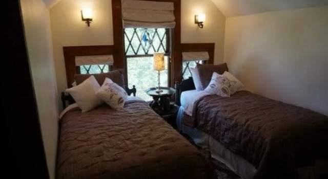 R&R Guesthouse, Rezerwuj Hotel Hotele w Columbia River Gorge z parkingiem, Parking