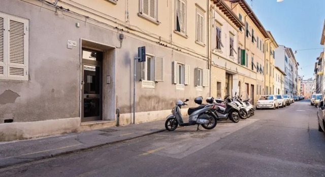 Piazza della Repubblica & Cisternone Apartment