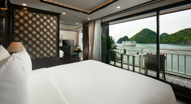 Семейный люкс с балконом Hermes Cruises