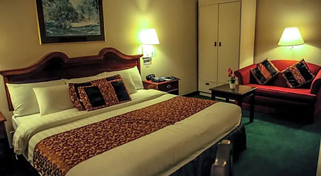 Двухместный номер Standard с частичным видом Days Hotel Tagaytay