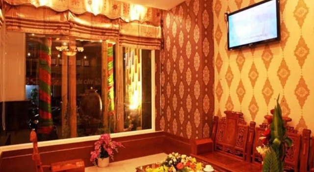 Sunflowers Hotel