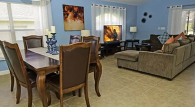 An Amazing 4 Bedroom House With ots own Swimming Pool