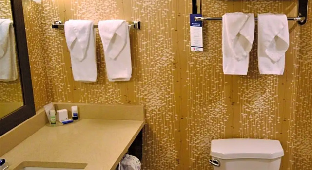 Четырёхместный номер Standard Best Western Plus Kindersley Hotel