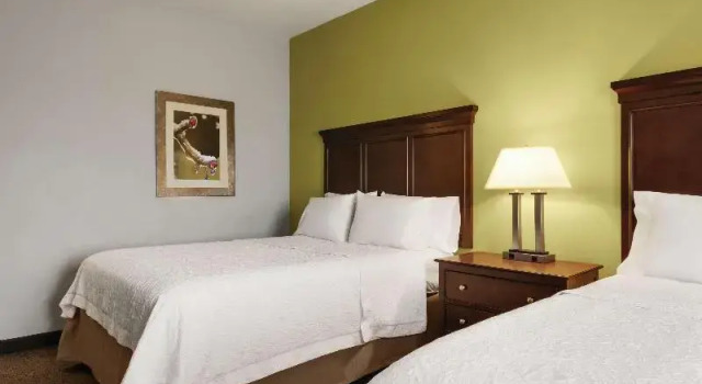 Шестиместный номер Standard Hampton Inn & Suites Mishawaka/South Bend at Heritage Square