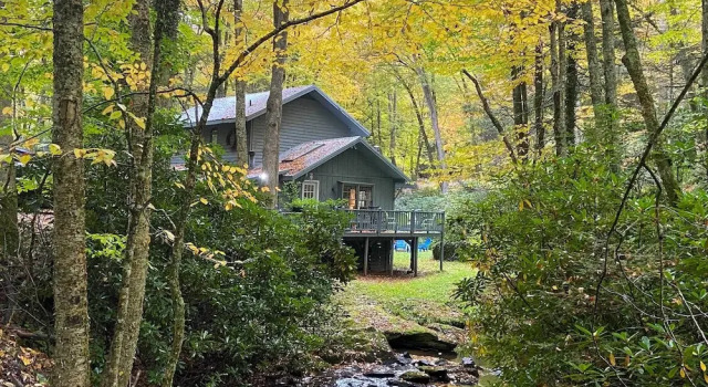 Коттедж Boone Cottage w/ Fire Pit & On-site Creek!