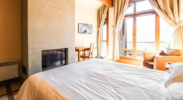 Exceptional 3 bed Penthouse with fireplace and stunning views, Забронировать Отель Отели Араш-ла-Фрас с бассейном, рядом с Поле для гольфа Flaine Les Carroz, Бассейн