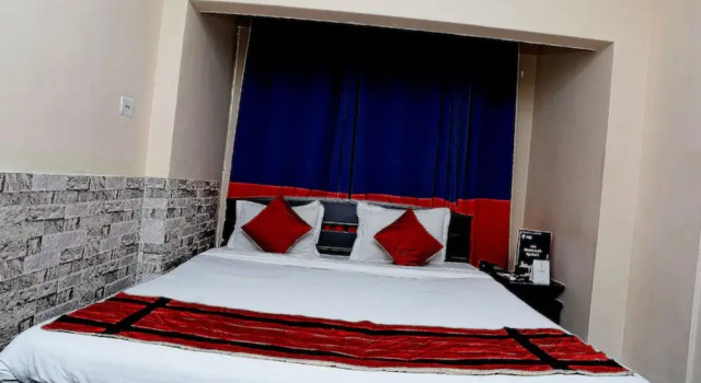 Goroomgo White Palace Hotel & Resort New Alipore Kolkata, Prenota Resort Calcutta 