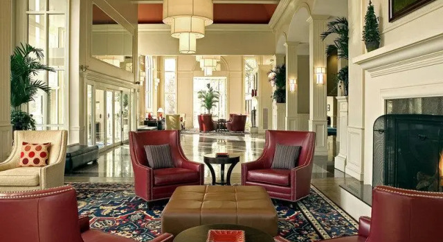 Кровать в общем номере Four Points by Sheraton Wakefield Boston Hotel & Conference Center