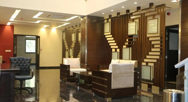 Royaute Luxury