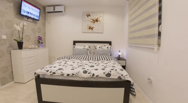 Apartments Aida "Newly Renovated", Забронировать Апартаменты/квартира Отели Мостар с бассейном, Бассейн