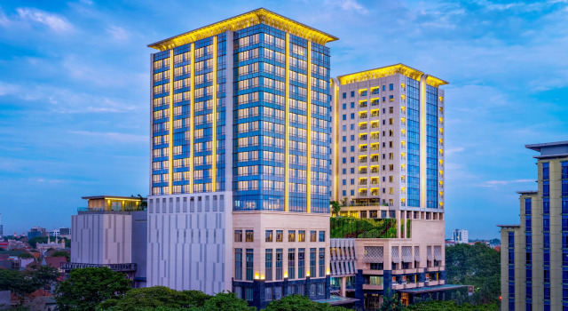 Hotel Tentrem Semarang, Buchen Sie Hotel SPA-Hotels in Semarang, in der Nähe von Simpang Lima, SPA