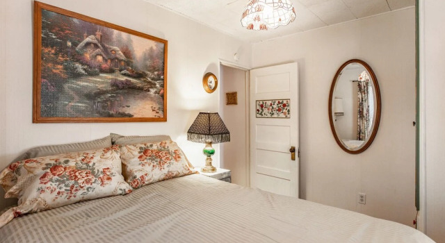 The Cottage - Charming Home 2 Bedrooms 2 Bathrooms Home