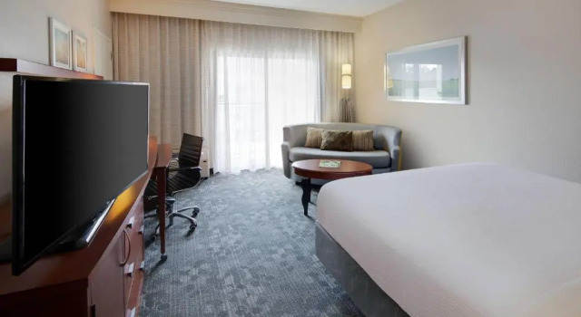 Номер Standard Courtyard by Marriott Addison Midway