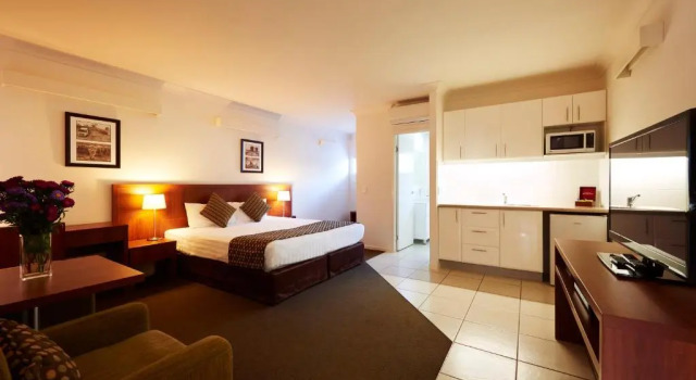 Люкс Deluxe Chinchilla Downtown Motor Inn