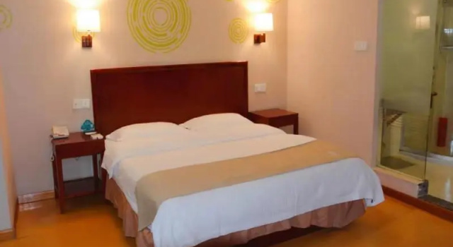 Номер Standard Отель GreenTree Inn BengBu HuaiHe Road Pedestrian Street Hotel