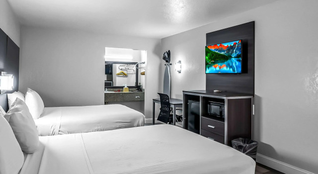 Четырёхместный номер Standard SureStay Hotel by Best Western Oklahoma City West