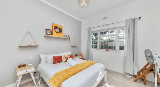 Modern and Stylish 2 BD House in Claremont, Забронировать Отель Бизнес-отели Кейптауна, рядом с Больница «Лайф Кингсбери», 4* 5*