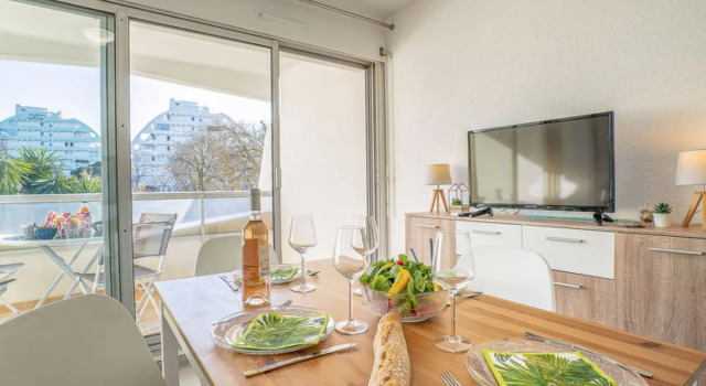 du Parc I, Book Hotel Hotels in Camargue with a Pool, Swimming Pool