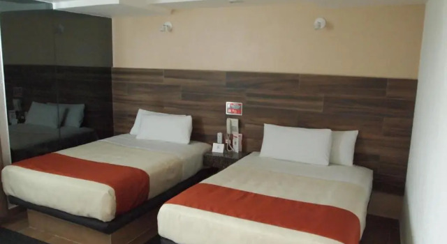 Hotel Santa Cruz, จอง โรงแรม Tlalnepantla de Baz เม็กซิโกซิตี