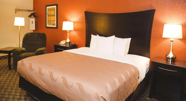 Двухместный номер Standard Quality Inn & Suites Ames Conference Center Near ISU Campus
