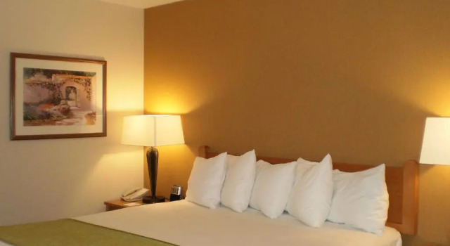 Двухместный номер Standard с видом на внутренний двор Best Western Plus Carpinteria Inn